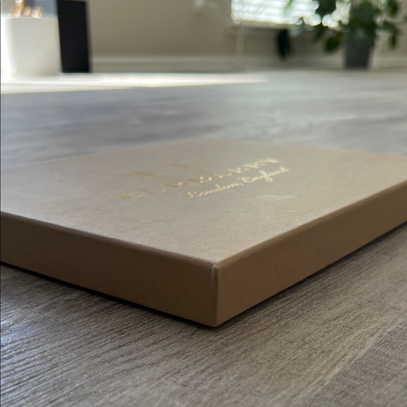 Burberry Box - Picture 5 of 10